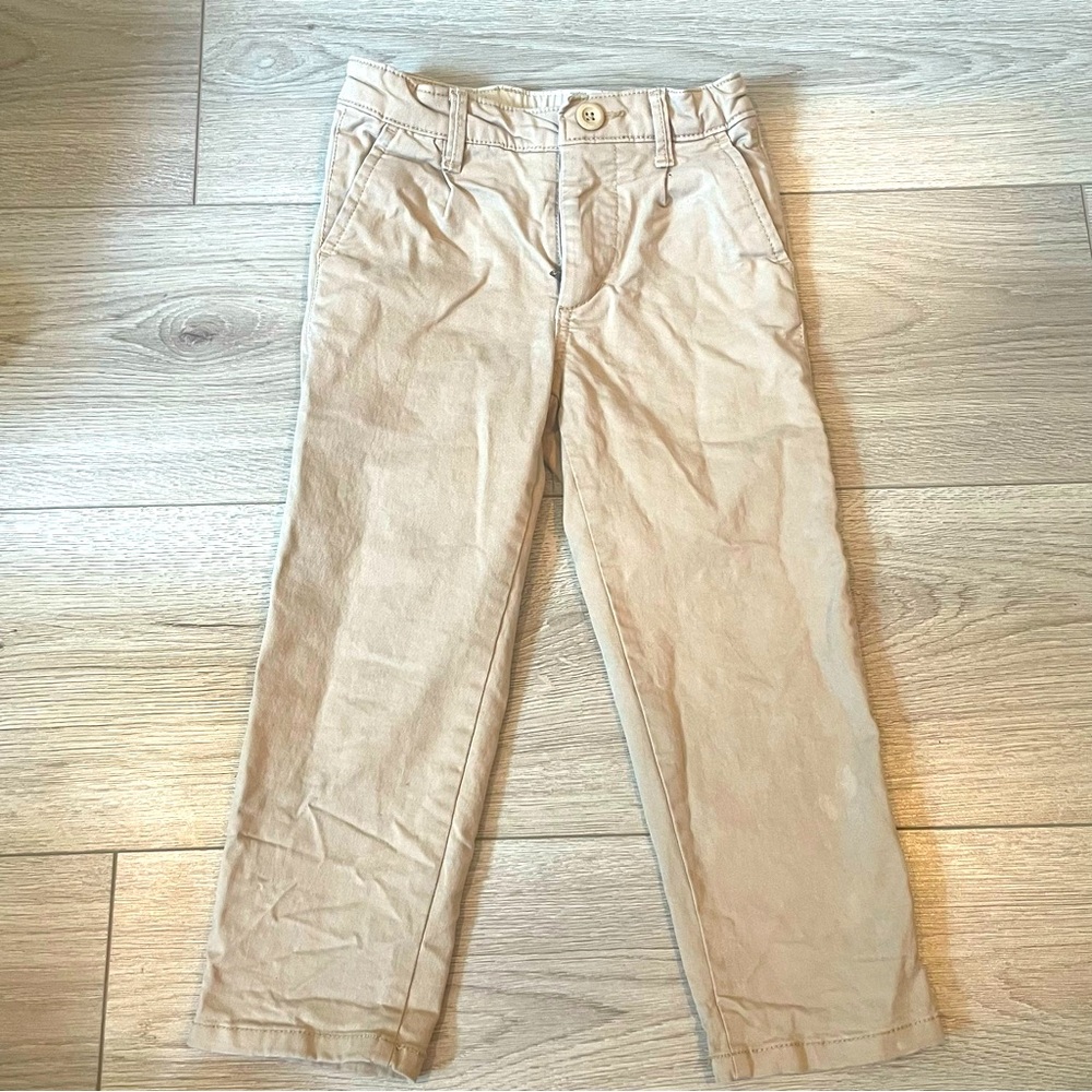 Gap beige chinos. Size 4. Worn once to a wedding. Will be ironed upon sale.:)